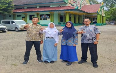 Siswa MTs Al-Iman 02 Bulus Ikuti Lomba Pembuatan Resensi, Wakili Purworejo di Tingkat Provinsi